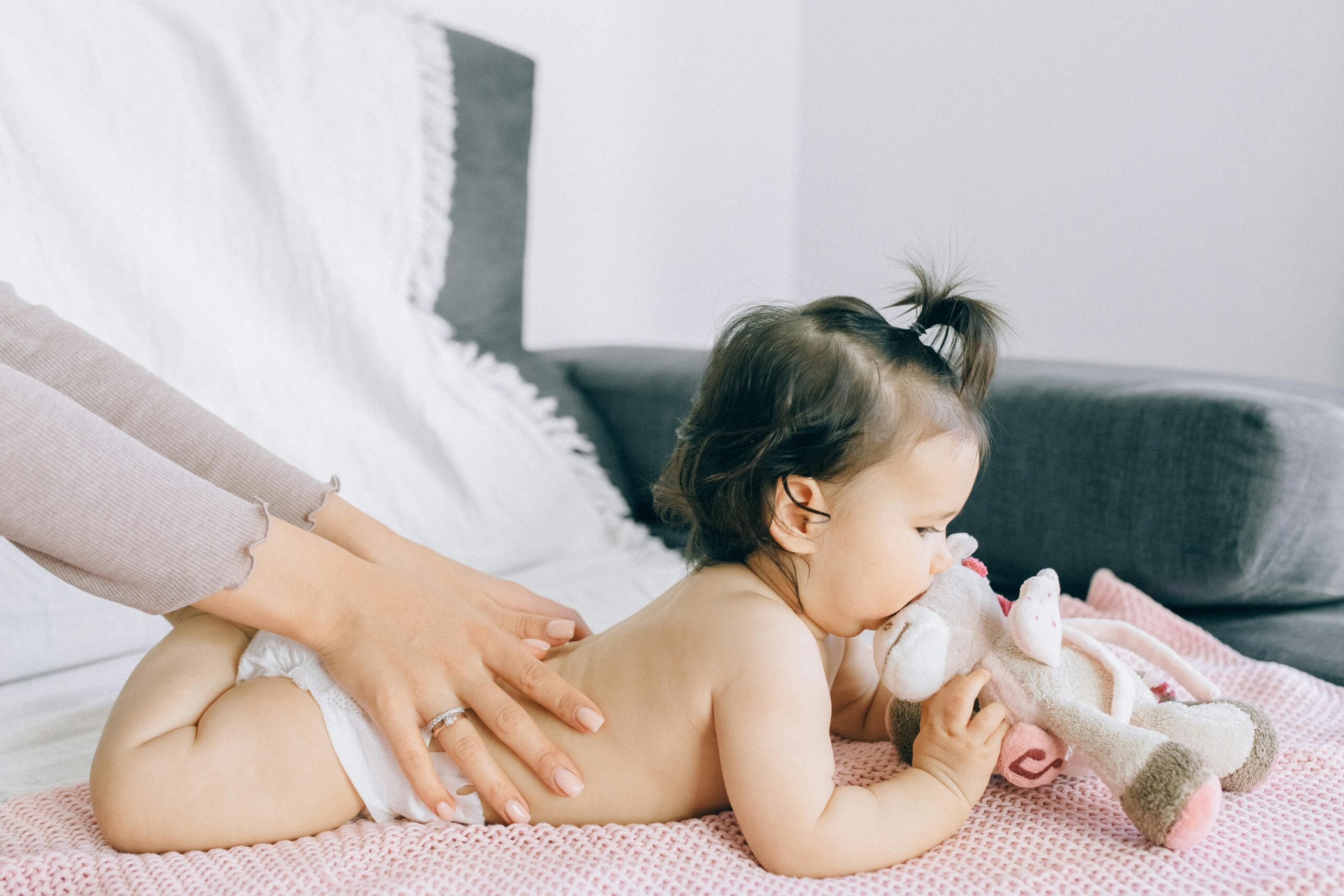 Dovanos kūdikiams – ką dovanoti, jei dovanoji porai?